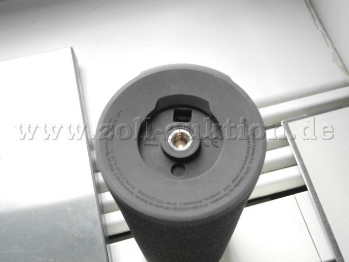 Ansicht Lautsprecher von unten ohne Verschraubung