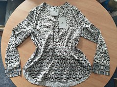 Bluse, Vorderansicht
