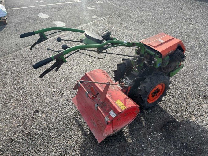 Motorabdeckung geöffnet