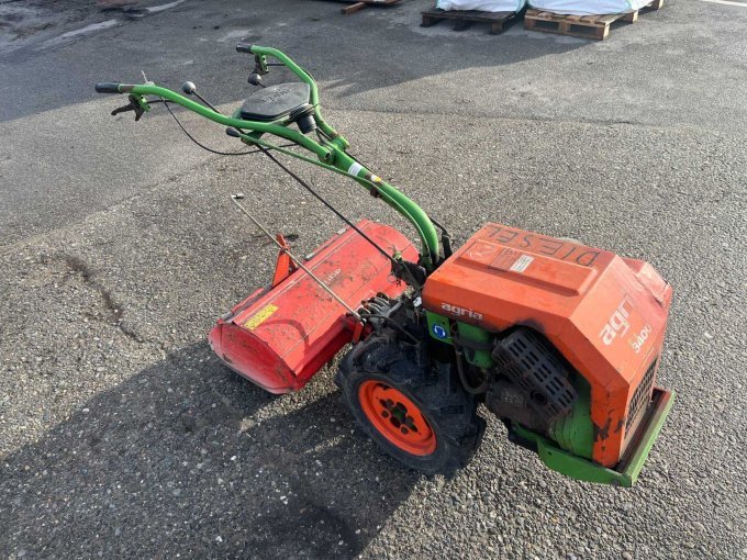 Front-Seitenansicht Agria Bodenfräse Typ 3400