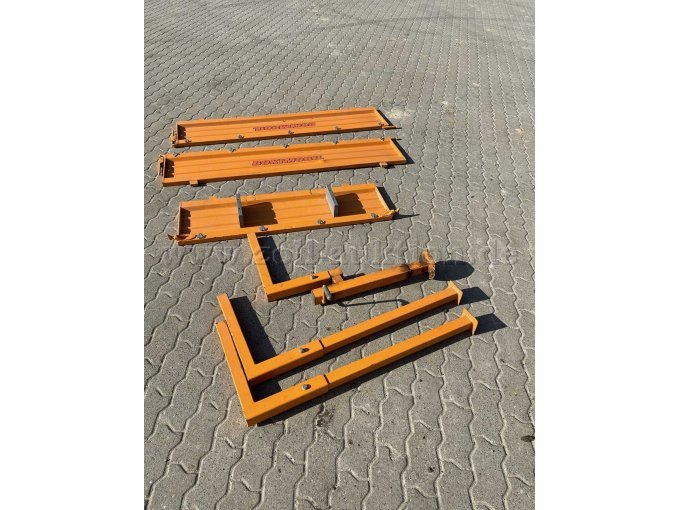 Bordwand und
Stützen für 
Mähcontainer