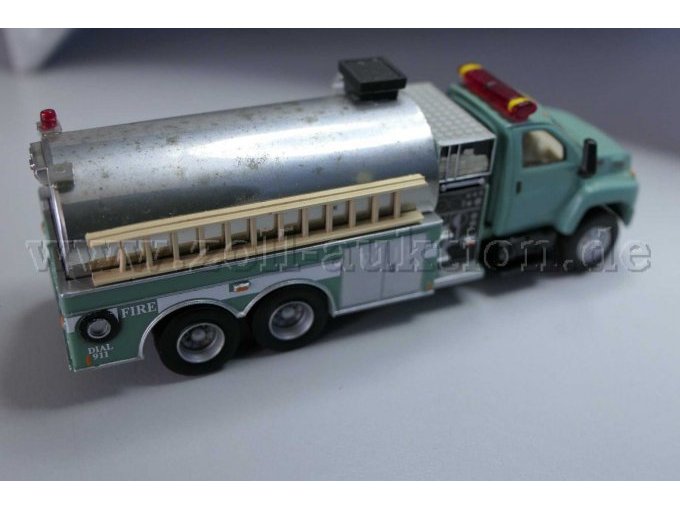 Boley  2003 GMC Topkick U.S. Forest Service Fire Tanker Truck, 1:87 Ansicht von der Seite