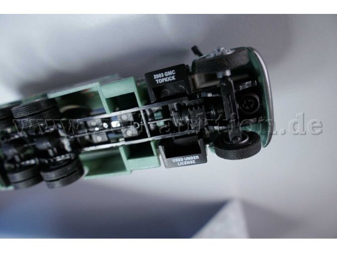 Boley  2003 GMC Topkick U.S. Forest Service Fire Tanker Truck, 1:87 Ansicht von unten