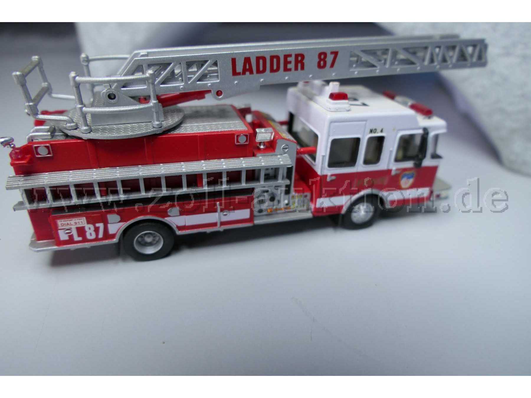 Boley Feuerwehrfahrzeug mit Leiter (L87), 1:87 Gesamtansicht