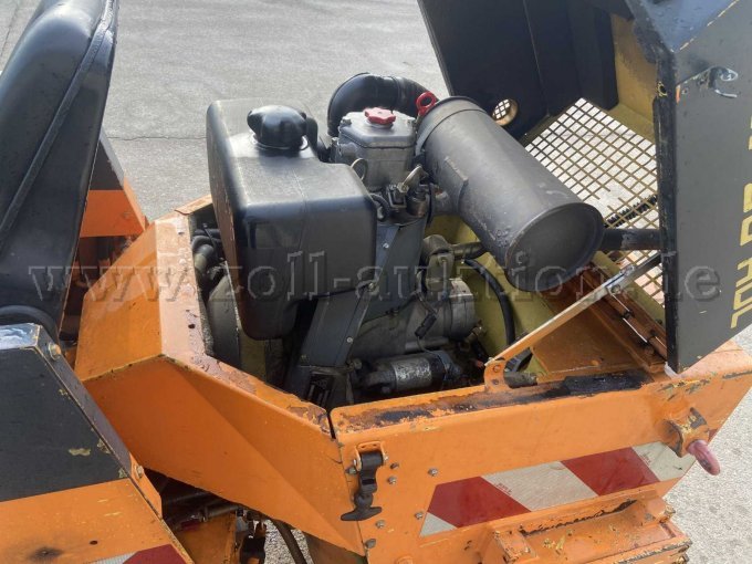 Bomag Tandem-Vibrationswalze, Ansicht Motorraum von links