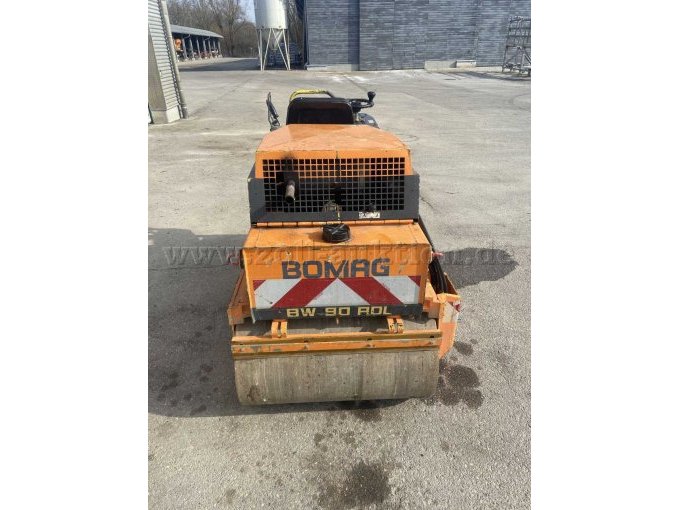 Bomag Tandem-Vibrationswalze, von vorne