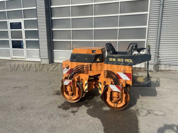 Bomag Tandem-Vibrationswalze, Ansicht rechte Seite