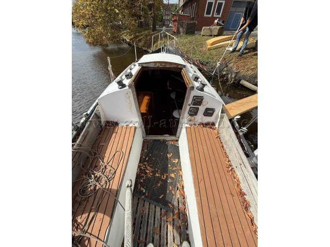 Boot Außenansicht auf Kajüte