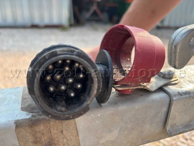 13 poliger Stecker