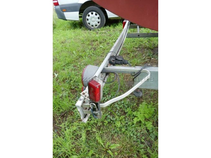 1 Bootstrailer Heku Typ: 2700 mit Segelboot / Unfall- & Bastlerfahrzeug – foto 11 – kavel bij Zoll-Auktion, Wandlitz