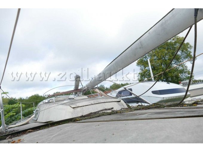 1 Bootstrailer Heku Typ: 2700 mit Segelboot / Unfall- & Bastlerfahrzeug – foto 9 – kavel bij Zoll-Auktion, Wandlitz