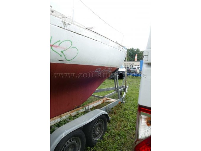 1 Bootstrailer Heku Typ: 2700 mit Segelboot / Unfall- & Bastlerfahrzeug – foto 7 – kavel bij Zoll-Auktion, Wandlitz