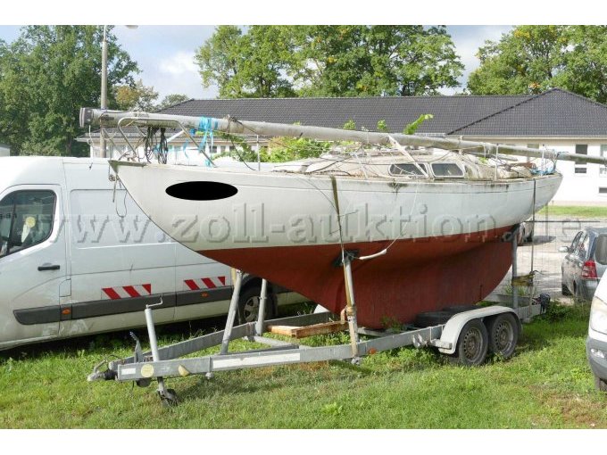 1 Bootstrailer Heku Typ: 2700 mit Segelboot / Unfall- & Bastlerfahrzeug – foto 2 – kavel bij Zoll-Auktion, Wandlitz