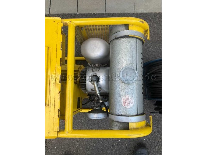Tank und Motor von oben