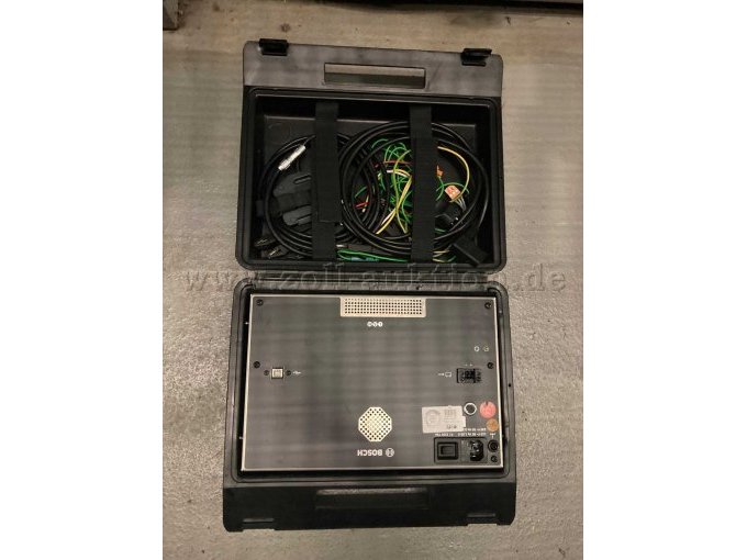 Weiteres Bild Prüfgerät mit Kabeln im Koffer
