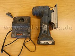 Säge mit Akku und Ladegerät