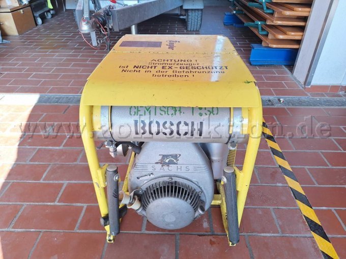 Frontansicht Motor und Tank