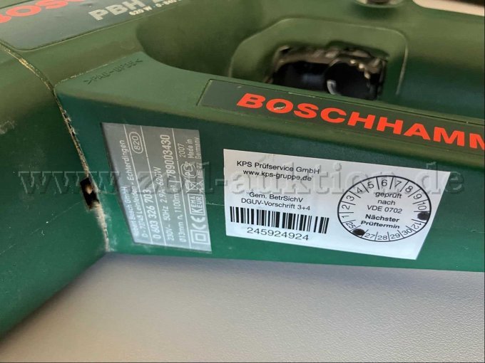 Detailansicht VDE-Prüflabel + Herstellerlabel