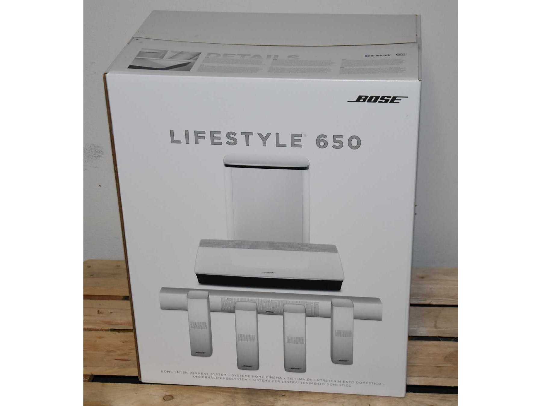 1 Bose Lifestyle 650 5.1 Heimkino-System in silber/weiß
