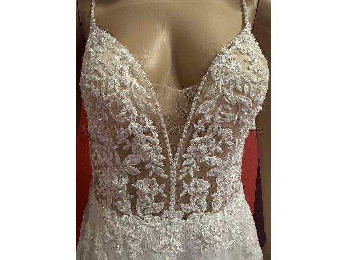 Brautkleid Sina C. Kurschat "Marina"  Gr. 42, ohne Ärmel Detailansicht von vorne