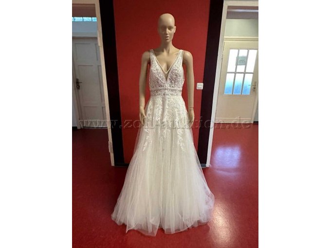 Brautkleid Très Chic "MTL 24217"  Gr. 42, ohne Ärmel Gesamtansicht von vorne