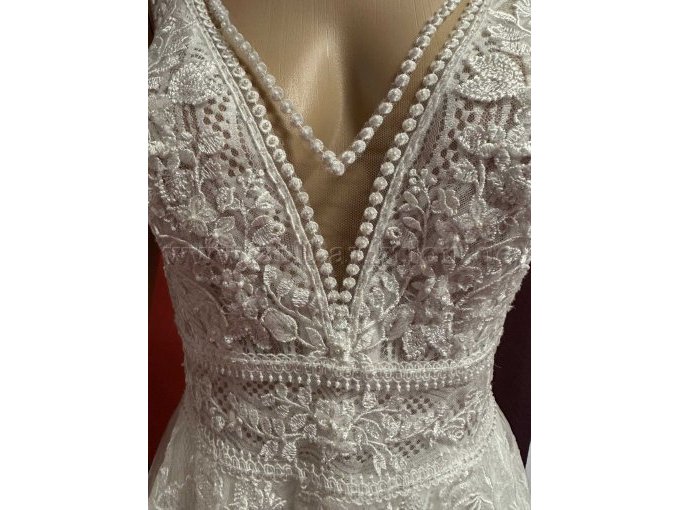 Brautkleid Très Chic "MTL 24217"  Gr. 42, ohne Ärmel Detailansicht von vorne