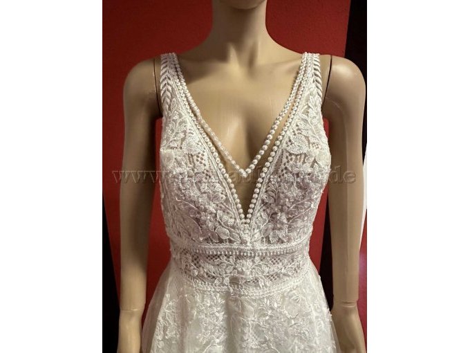 Brautkleid Très Chic "MTL 24217"  Gr. 42, ohne Ärmel Detailansicht von vorne
