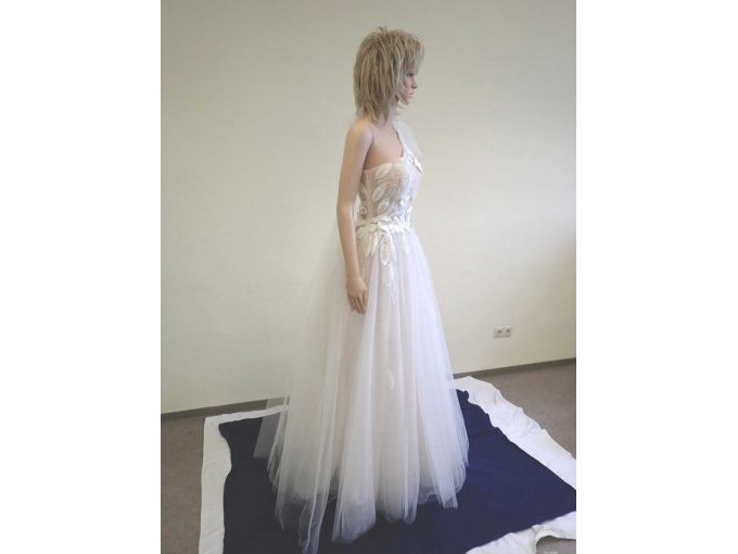 Brautkleid seitlich