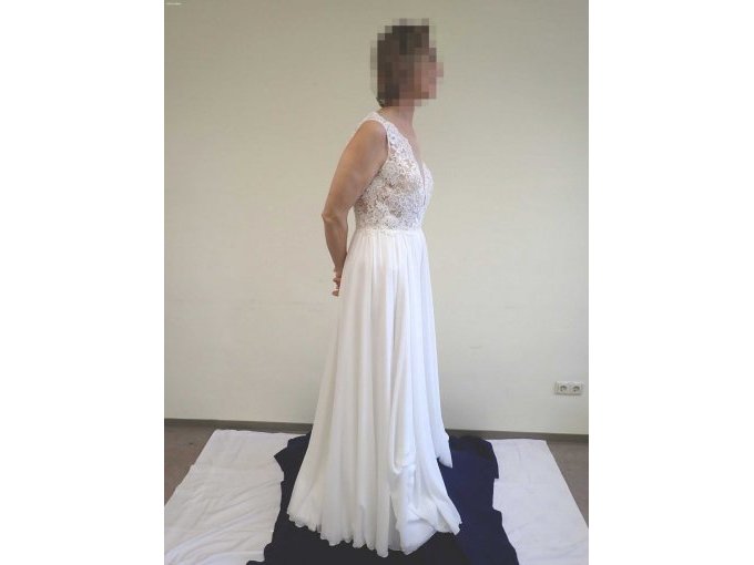 Brautkleid seitlich