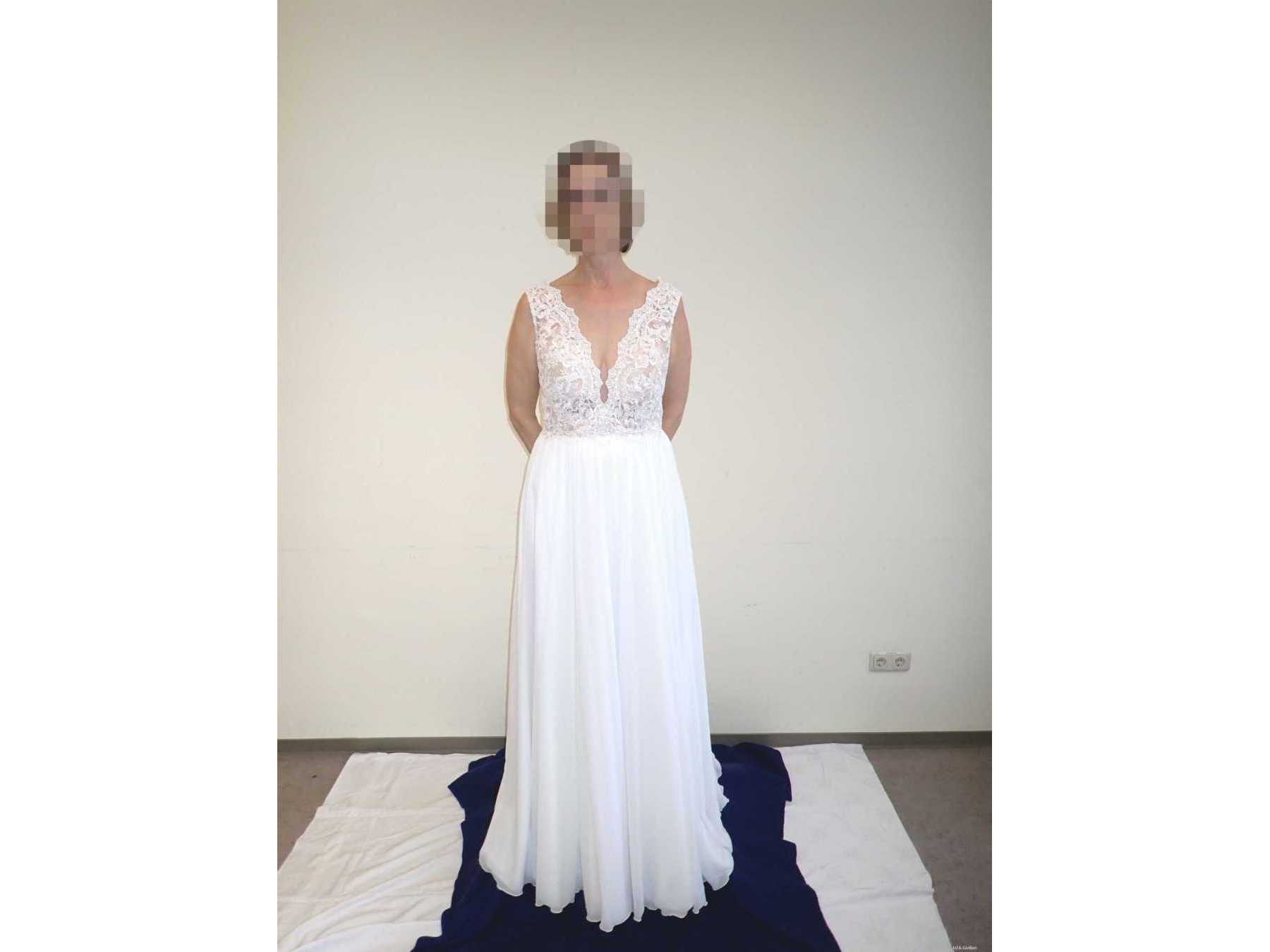 Vorderansicht des Brautkleides