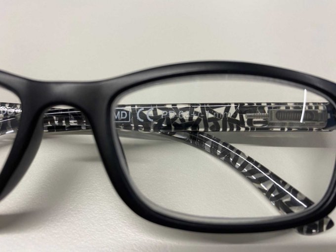 Detailansicht - CE Kennung - Brille Nr. 1