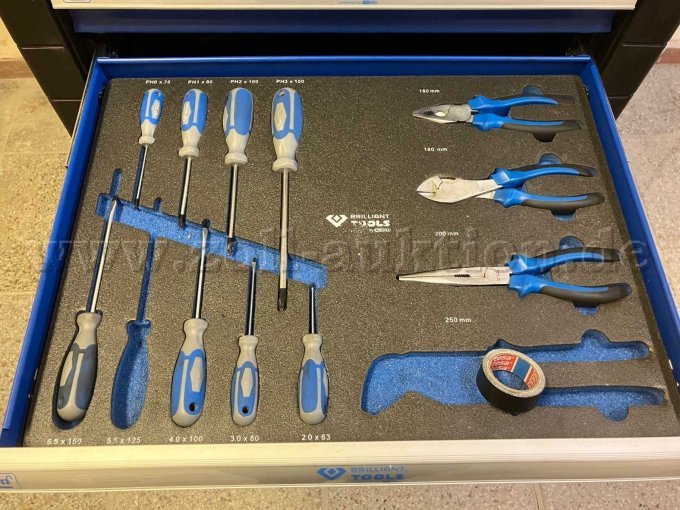 Schublade 3 mit 2 fehlenden Werkzeugen