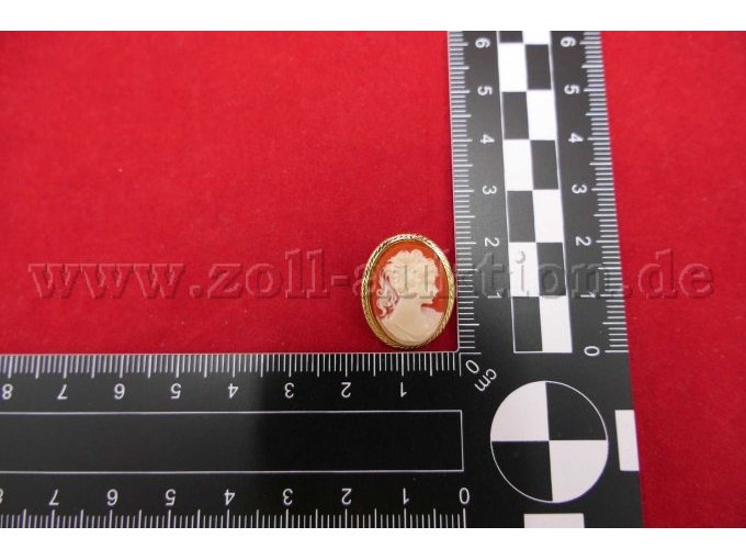 Brosche mit Maßstab