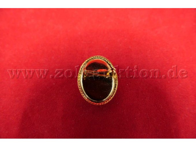 Rückseite der Brosche mit Verschluss