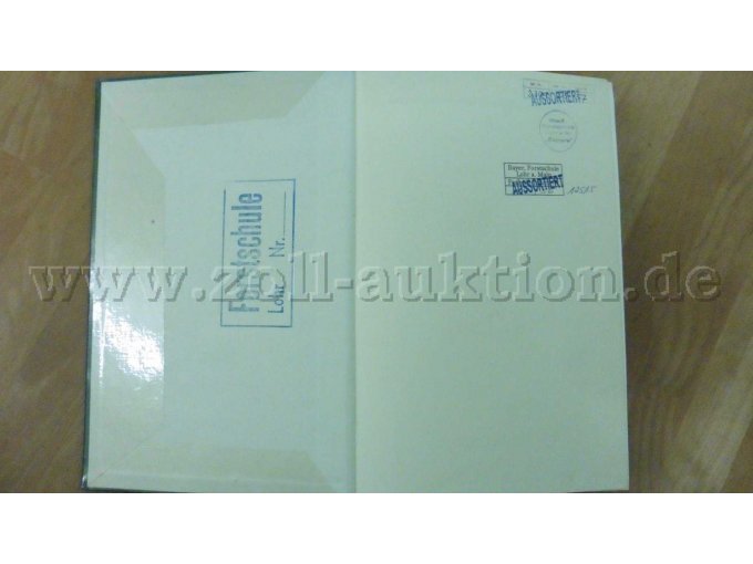 Buchdeckel vorne mit Bibliotheksstempel