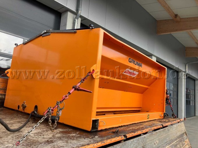 aufgebaut vorne links