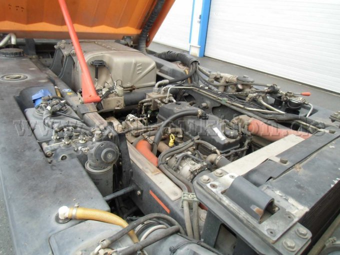 Antriebseinrichtung bei geöffnetem Aufbau