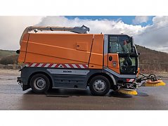 Kehrmaschine von rechts