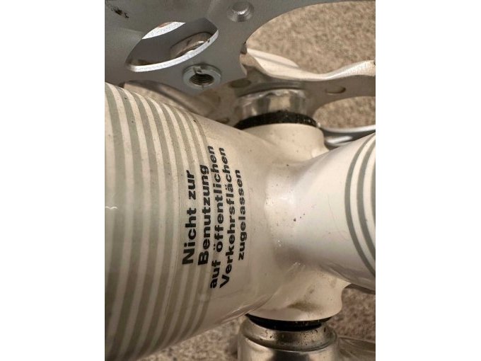 Fahrrad Bulls Sturmvogel Detailansicht Hinweisschild