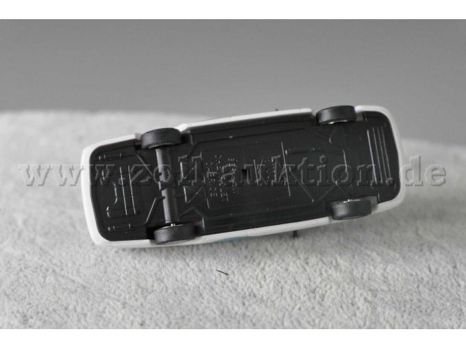 Busch 1:87 Modellauto 47621 von unten