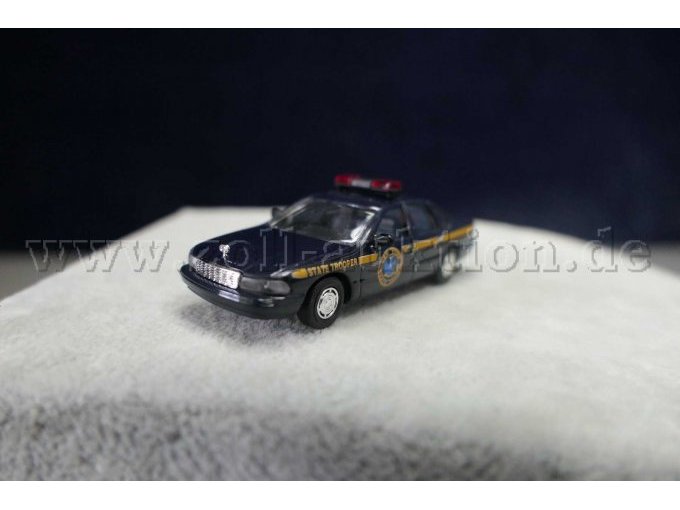 Busch 1:87 Modellauto 47670 von vorne linke Seite