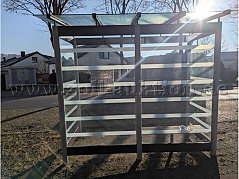Buswartehäuschen von hinten
