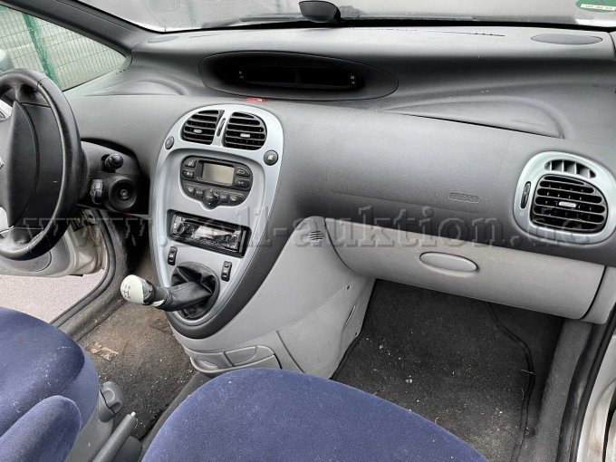 Gesamtansicht Innenraum Cockpit