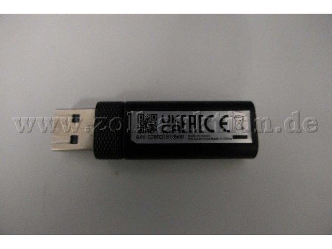 Detailaufnahme USB Stick von hinten mit CE-Kennung