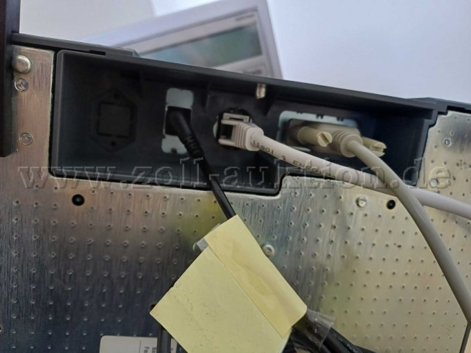 Steckplätze und Kabel