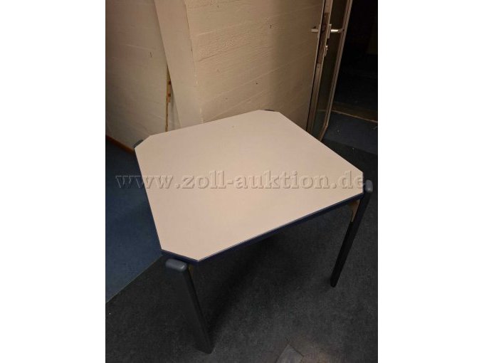 1 Cafetaria-meubilair – Bruno Rey voor Kusch+Co. – 330 stoelen en 75 tafels – foto 3 – kavel bij Zoll-Auktion, Villingen-Schwenningen