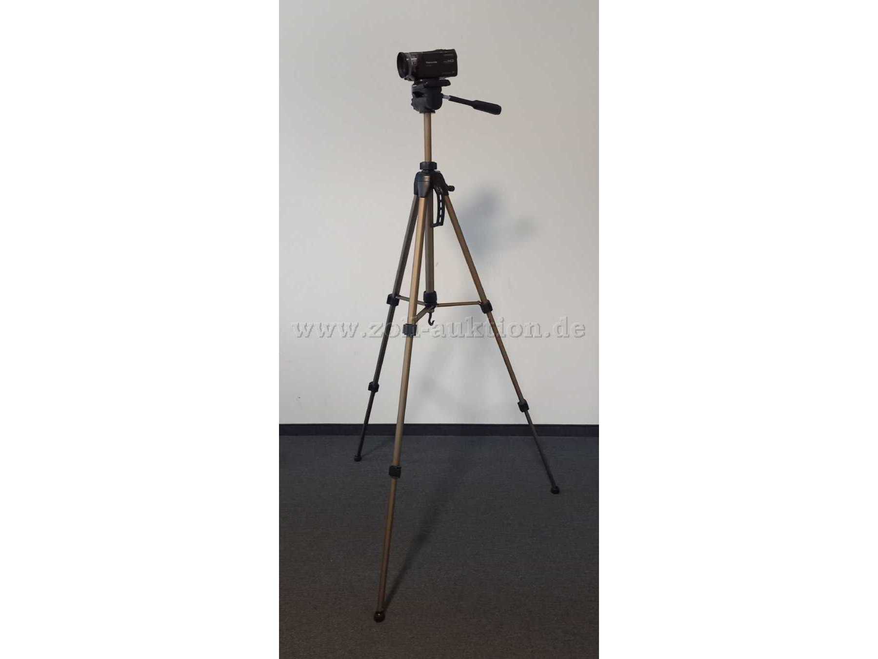 Camcorder und Stativ