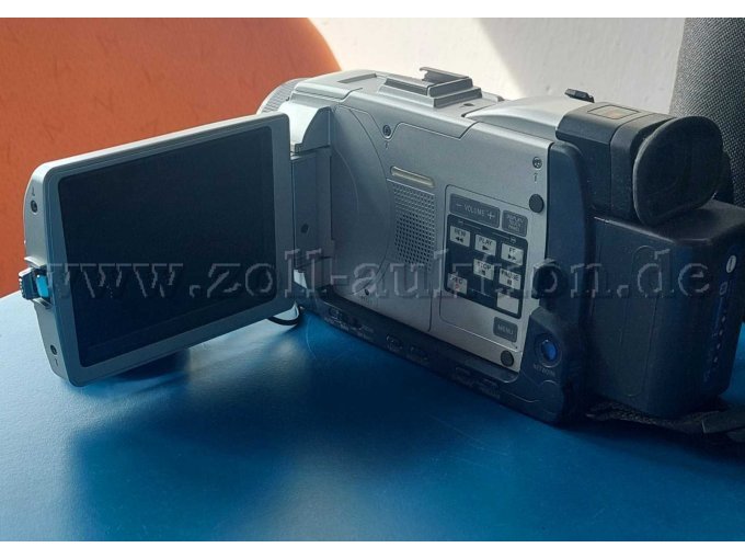 Seitenansicht Camcorder mit geöffnetem Bildschirm