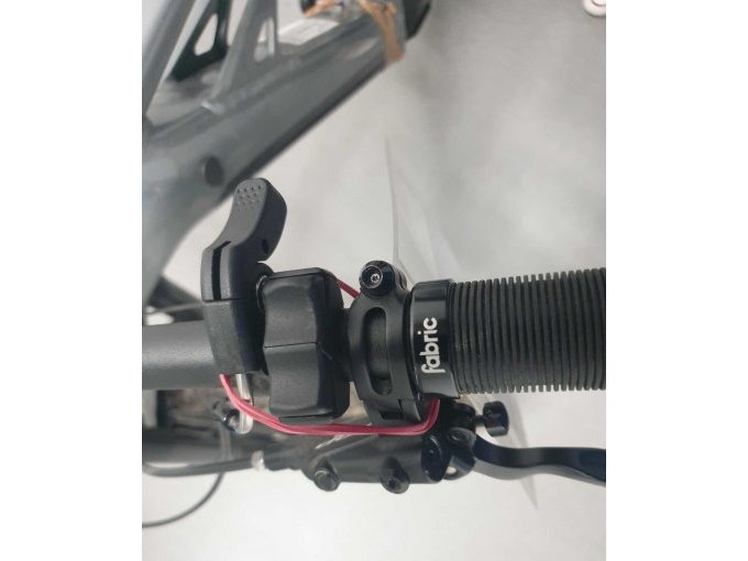 Hebel zur flexiblen Absenkung der Vario Sattelstütze