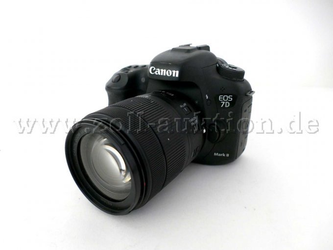 1 Canon EOS 7D Mark II mit Objektiv EFS 18-135mm